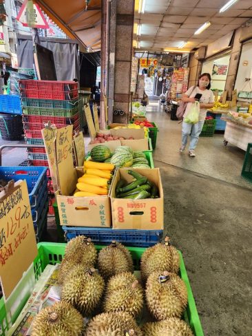 Fruit and vegetables market in Keelung